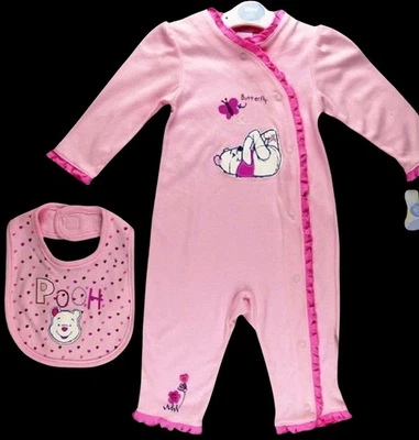 Disney WINNIE THE POOH Set pagliaccetto e bavaglino rosa bambina taglie neonato-6 mesi - Immagine 1 di 4