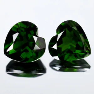 4.03 ct (2pcs) MATCHING PAIR Heart (8 x 8 mm) Green Chrome Diopside Genuine - Picture 1 of 2