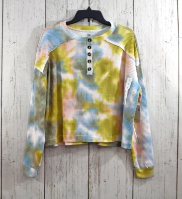 Women's SO Cozy Henley Top Cuffed Raglan Sleeve MEDIUM Green Tan Tie Dye - Image 1 of 4