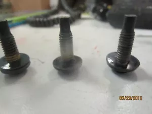 00-06 Silverado Sierra Tahoe Suburban Door Latch torx screws three r or l - Picture 1 of 2