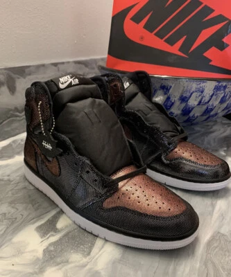 NIKE Mujer Air Jordan 1 HI OG FEARLESS Negro Metálico Oro Rosa Foto 1 de 4