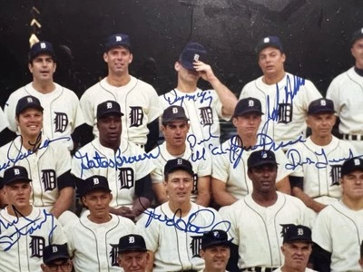 1968 Detroit Tigers Autographed team 14”x11” with 21 Autos - Denny McLain RARE - Image 1 of 4