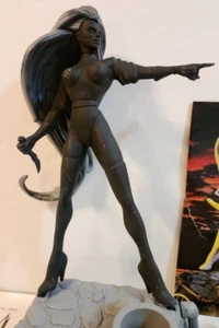 X-MEN STORM MODEL KIT -10" TALL- PARTIAL BUILD- TOY BIZ LEVEL 2-ITEM 48659 -1996 - Picture 1 of 8