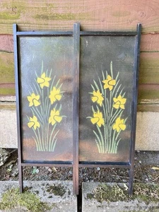 Vintage Handpainted/Stencilled Wooden 2 Panel Decorative Floral Screen. - Picture 1 of 6