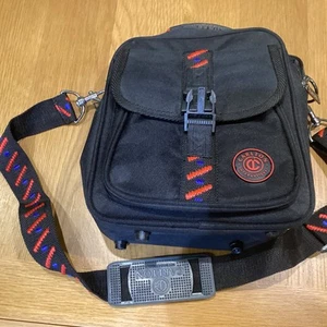 Unisex Carlton International Black Small Travel Shoulder Bag - HASN’T BEEN USED - Picture 1 of 6