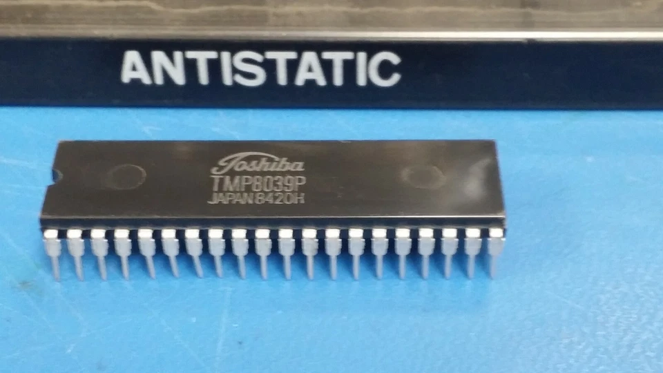 (1PC) TMP8039P TOSHIBA Microcontroller, 8-Bit, 8048 CPU, 11MHz, MOS, PDIP40 - Image 1 of 1