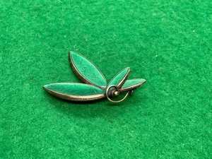 ANTIGUO BROCHE VINTAGE PLATA ESTERLINA ESMALTE VERDE ALBERT SCHARNING NORUEGA 925 - Imagen 1 de 2