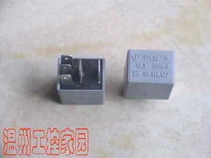 1pcs Used GM 90.414.477 automotive relays - Picture 1 of 1