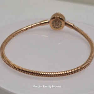 Pandora Rose Moments Sparkling Crown O Snake Chain Bracelet 7 Inch (17.8cm) - Picture 1 of 4