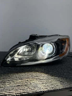 Faro adaptable de xenón (izquierdo/conductor) OEM 2014-2018 Volvo S60 V60 COMPLETO Foto 1 de 4