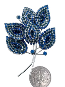 Roger Jean Pierre per Vendome Spilla a strati con inserto strass foglia 3" - Foto 1 di 2