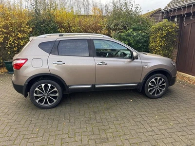 NISSAN QASHQAI DIESEL HATCHBACK - 1.5 dCi [110] Tekna 5dr • 2011 • BEIGE• Manual - Image 1 of 4
