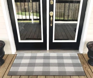 Grey Buffalo Check Rug 3' X 5' - Retro Farmhouse Lattice Area Rugs - Grey and Wh - Picture 1 of 6