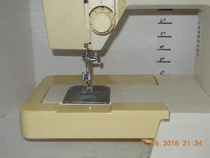 Singer Sewing Machine Model Merritt 4530 with Foot pedal - Picture 1 of 11