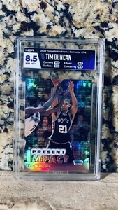 TIM DUNCAN 1999-2000 Topps Holochrome Refractor HGA 8.5 Graded Card Rare Error - Picture 1 of 11