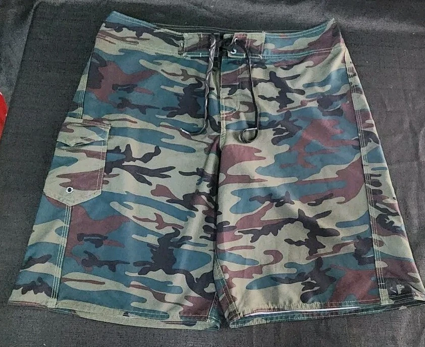 Bañador RUSTY Hombre Boardshorts Camuflaje Carga Verde Marrón Talla 38 Usado en Excelente Condición Foto 1 de 4