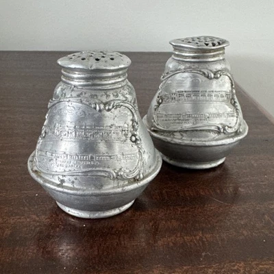 AYP Alaska Yukon Pacific Expo souvenir sale e pepe shaker una coppia. C 1909 - Immagine 1 di 4