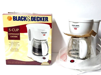Cafetera Black Decker SmartBrew DCM500 5 tazas perfecta para espacios pequeños Foto 1 de 4