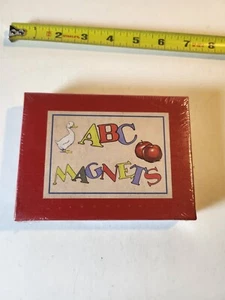 Cavallini & Co. Alfabeto per bambini ABC magneti sigillati in fabbrica - NUOVO - Foto 1 di 3