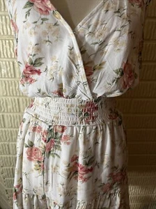 NWT American Eagle Women White Pink Green Floral Romper Medium Sleeveless - Picture 1 of 3