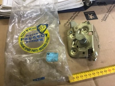 peugeot 404 saloon sedan after 1968    1968 nsr door lock latch left rear - Image 1 of 4