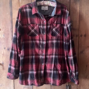 Legendary Whitetails Buck Camp 2XL Red Black Flip Cuff Flannel Plaid Mens - Picture 1 of 6
