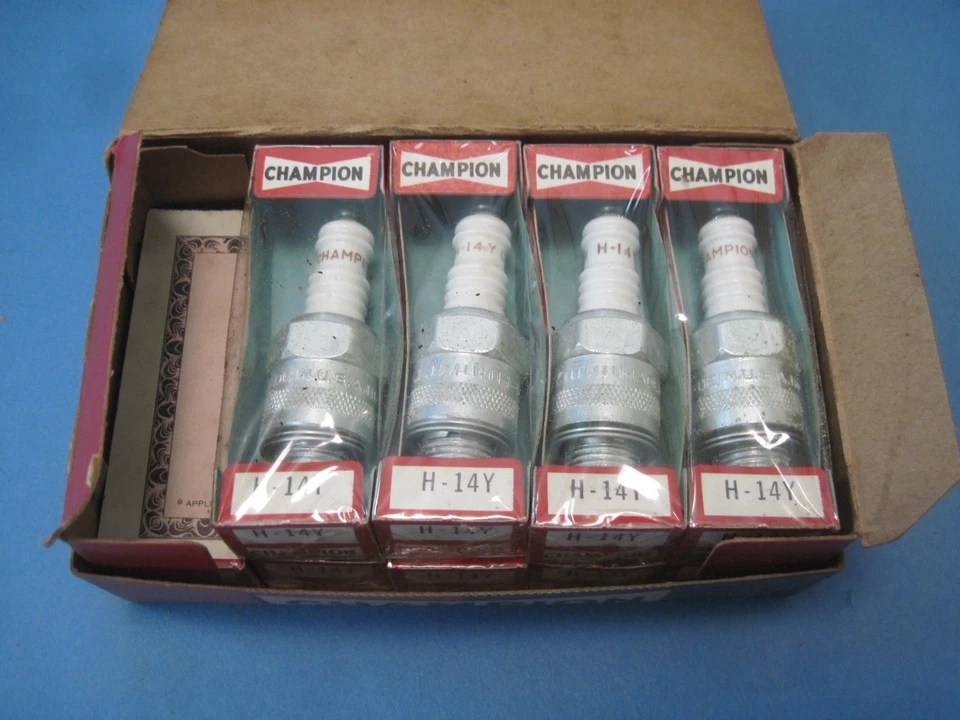 Nuevo de Lote Antiguo Champion Bujías H14Y American Motors Lincoln Packard Studebaker Foto 1 de 1