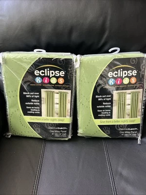 Panel de cortina ECLIPSE Kids Blackout 42" x 63" Thermaback Energy SavGreen niños 1H Foto 1 de 2