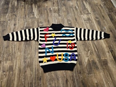 Suéter feminino vintage Gitano 3D Fun Is EUA tamanho médio preto listra branca - Imagem 1 de 4