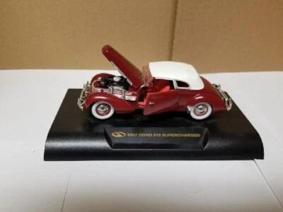 Signature 1:32 Scale 1937 Cord 812 Supercharged Diecast Car - Image 1 of 3
