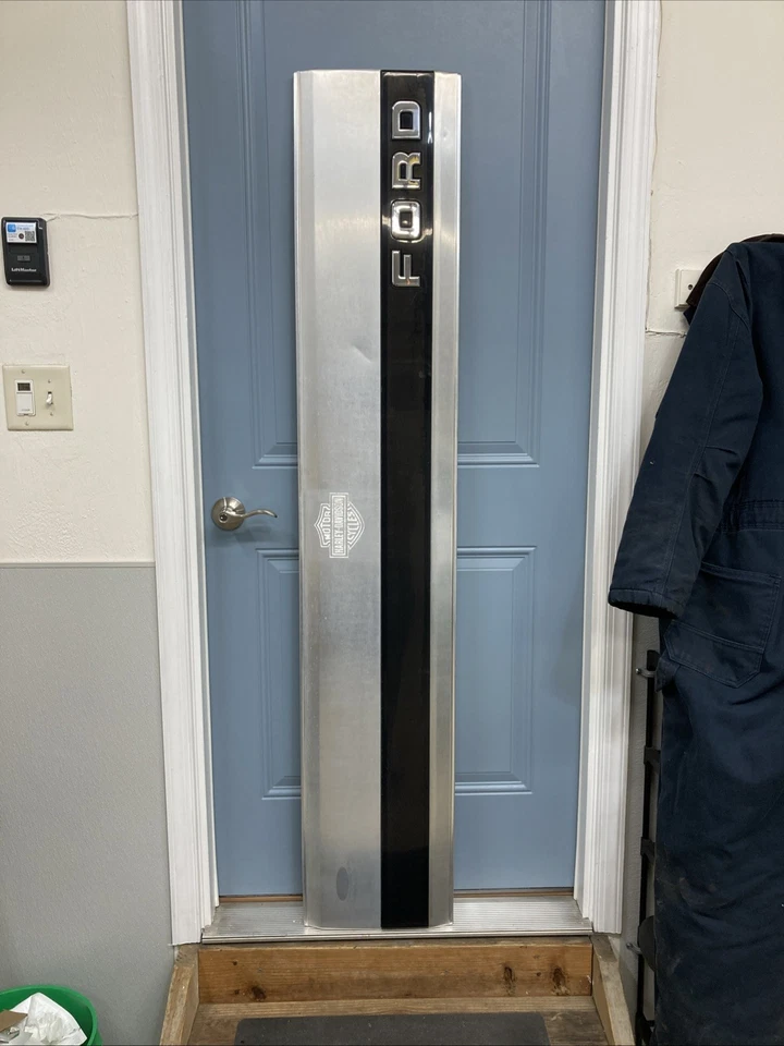 92-96 FORD F150 F250 F350 TAILGATE TRIM PANEL OBS FORD F150 F250 TAILGATE TRIM Foto 1 de 4