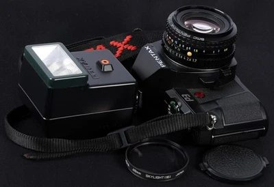 Pentax P3 35mm SLR Film Camera c/w smc Pentax-A 50mm f/1.7 Lens & AF200SA Kit - Image 1 of 4