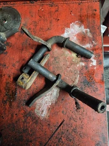 Cub Cadet Narrow Frame Spindles 70 100 122 124 126 102 71 72 73 - Picture 1 of 4