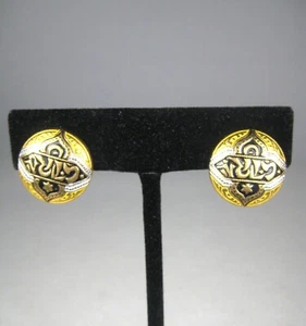 Calligraphy Earrings CLIP ON Goldtone VTG 50s 60s Estate .6 in Enamel Spain - Picture 1 of 3