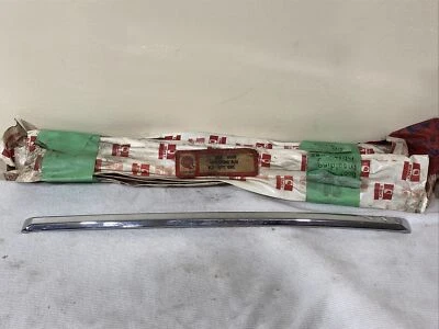 BMC ADA6088 MG 1100 1300 Austin America Boot Trunk Lid Finisher Moulding RH  - Image 1 of 4