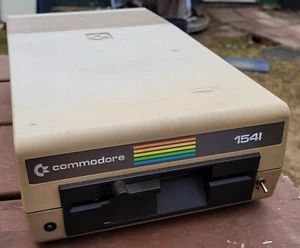 Commodore Computer 1541 Single Floppy Disk Drive Powers On, Disk Spins - Picture 1 of 2