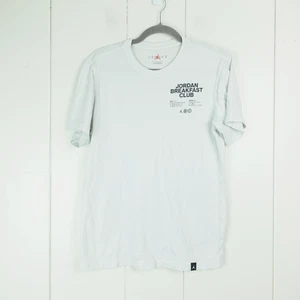 Nike Air Jordan Shirt Herren Gr. S Breakfast Club Grafik T Sportbekleidung Athleisure - Bild 1 von 13