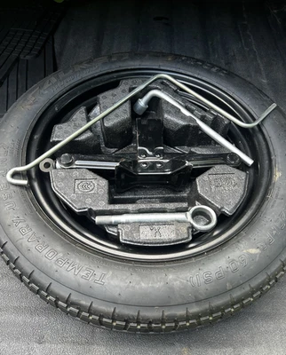 Kit completo de neumáticos y gatos de repuesto Subaru Forester OEM de 17" para 2014-2018 nunca usado Foto 1 de 4