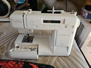 Janome Memory Craft MC4000 Sewing & Embroidery Machine - Picture 1 of 5