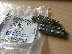 SET OF 4 GENUINE VAUXHALL FUEL PUMP EXHAUST MANIFOLD CYLINDER STUD M8 90106924 - Picture 1 of 3