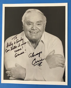 Foto firmada por Ernie Borgnine al gran Andy Granatelli y su esposa de carreras de autos - Imagen 1 de 3