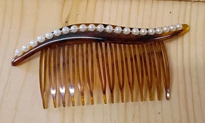 Винтажная золотистая волнистая расческа из искусственного жемчуга с искусственным черепаховым панцирем и целлулоидом - Изображение 1 из 4
