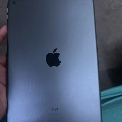 iPad  - Image 1 of 4