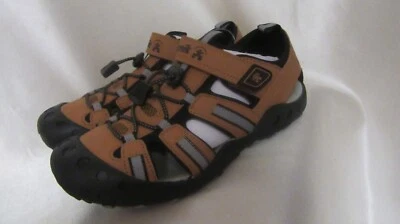 SANDÁLIAS KAMIK CARANGUEJO ESPORTE, ÁGUA, CAMINHADA TAMANHO 5Y NOVO MARROM - Imagem 1 de 4