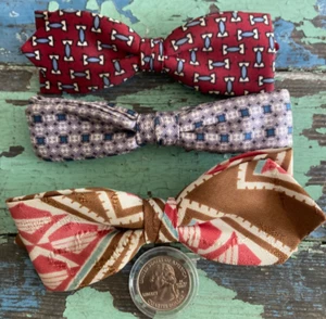 VTG LOT 3 BOW TIES CLIP-ON SKINNY BOWTIES VINTAGE USA RAYON / SILK BUSY WEMBLEY - Picture 1 of 8