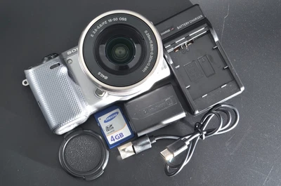 Sony Alpha NEX-5T 16,1 megapixel fotocamera digitale argento kit con... - Immagine 1 di 4