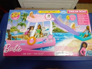 Barbie Traumboot Spielset mit 20+ Zubehör u.a. Delfin, Pool und Rutsche - Bild 1 von 8