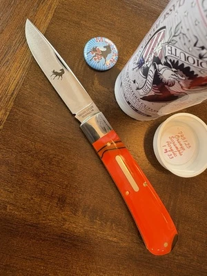 Cuchillo Mustang acrílico Great Eastern #74 Orange Scramble 745125 GEC 1/33 SFA '25 Foto 1 de 2