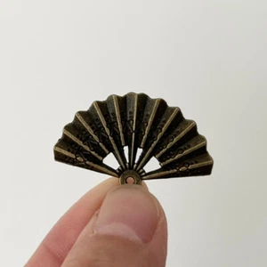5PC 1/12 Scale Dollhouse Miniatures Accessorie Vintage Victoria Fan Metel Pocket - Picture 1 of 2
