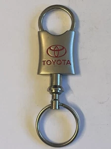 VINTAGE 🇺🇸”HANLEES” TOYOTA DEALERSHIP KEYCHAIN/KEYRING/KEYFOB/ 👀LQQK👀 - Picture 1 of 4